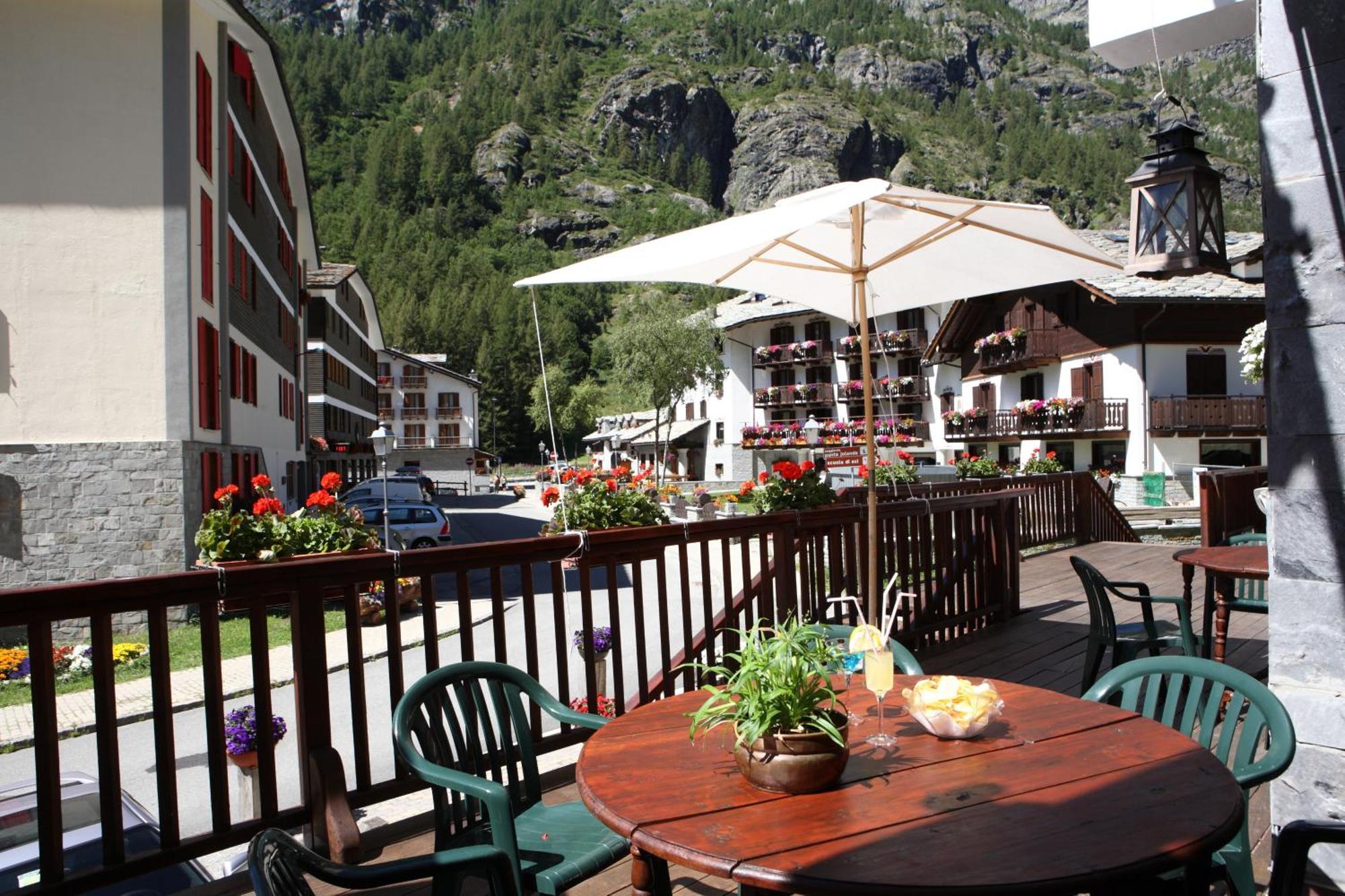 Hotel Residence Valverde Gressoney-La-Trinite Ngoại thất bức ảnh